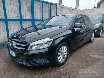 Usata Mercedes A180 109 CV (80 kW) 2014 Nero Utilitaria