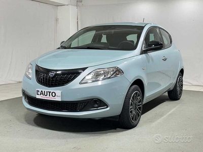 Usata Lancia Ypsilon Gold 70 CV (51 kW) 2024 Verde Utilitaria