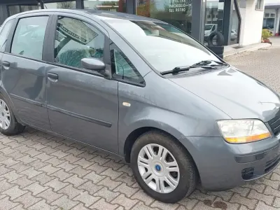 Usata Fiat Idea Active 95 CV (69 kW) 2004 Grigio Monovolume