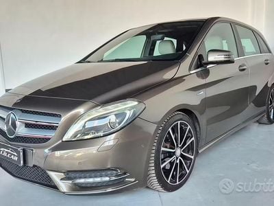 Usata Mercedes B200 Premium 135 CV (99 kW) 2012 Marrone Monovolume
