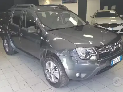 Usata Dacia Duster Prestige 109 CV (80 kW) 2015 Grigio SUV