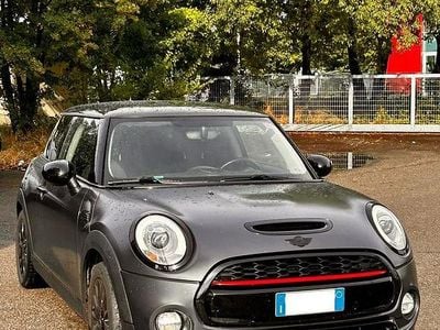 Usata Mini Cooper D Business 116 CV (85 kW) 2016 Grigio Utilitaria