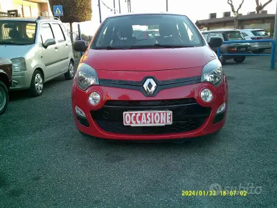 Usata Renault Twingo 75 CV (55 kW) 2012 Rosso Utilitaria