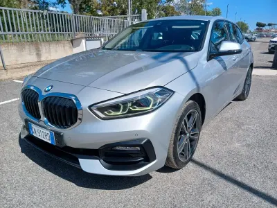 Usata BMW 118 Advantage 150 CV (110 kW) 2020 Argento Utilitaria
