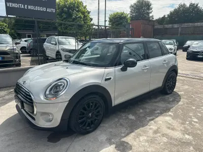 Usata Mini Cooper D Business 116 CV (85 kW) 2017 Grigio Utilitaria