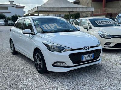 usata Hyundai i20 1200 BENZ/GPL KM CERTIFICATI 2016