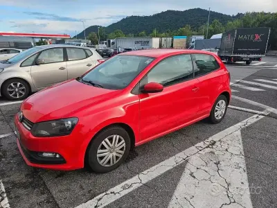 Begagnad VW Polo Comfortline 90 HK (66 kW) 2015 Röd Sedan