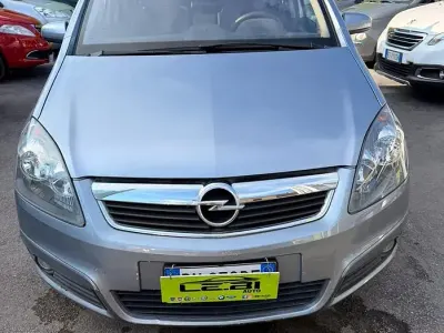 Usata Opel Zafira Cosmo 120 CV (88 kW) 2008 Grigio Monovolume