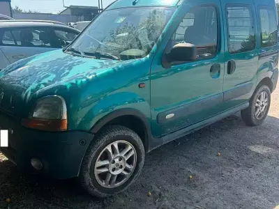 Usata Renault Kangoo 80 CV (58 kW) 2002 Verde Monovolume