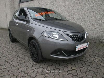 Usata Lancia Ypsilon Silver 69 CV (50 kW) 2023 Grigio pietra Utilitaria