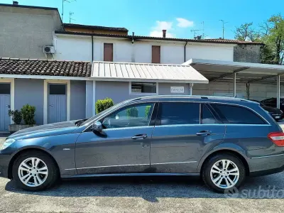 Usata Mercedes E200 184 CV (135 kW) 2011 Grigio Station wagon