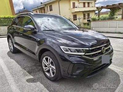 Usata VW T-Cross R-line 110 CV (80 kW) 2023 Nero SUV