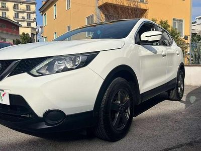 Usata Nissan Qashqai Visia 116 CV (85 kW) 2015 Bianco SUV