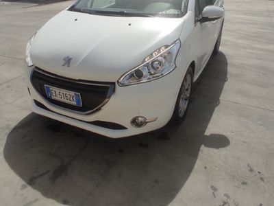 usata Peugeot 208 1.6 HDI