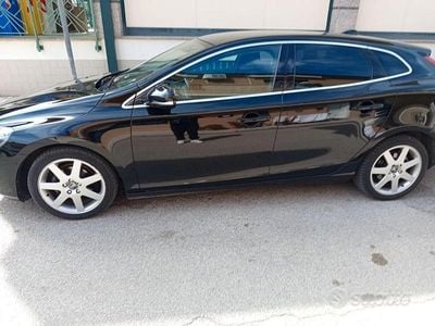 Usata Volvo V40 R-Design Momentum 115 CV (84 kW) 2013 Nero Berlina