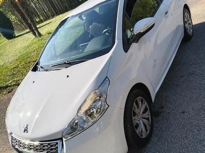 Usata Peugeot 208 2014 Utilitaria