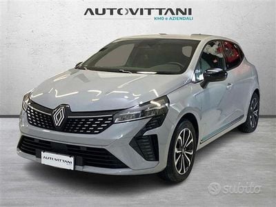 Usata Renault Clio V Techno 145 CV (106 kW) 2025 Grigio scuro Berlina