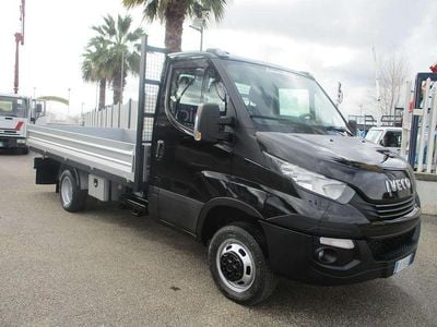 Usata Iveco Daily 204 CV (150 kW) 2018 Nero