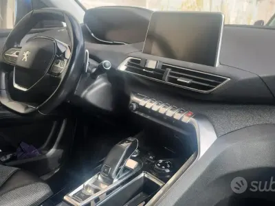 Usata Peugeot 3008 120 CV (88 kW) 2018 Blu SUV