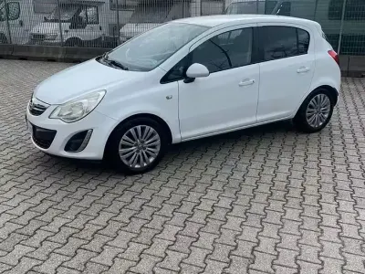 Usata Opel Corsa 85 CV (62 kW) 2011 Bianco Utilitaria