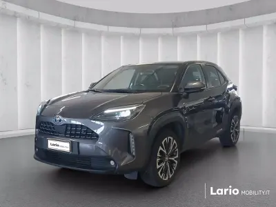 Usata Toyota Yaris Cross Lounge 116 CV (85 kW) 2022 Grigio metallizzato SUV