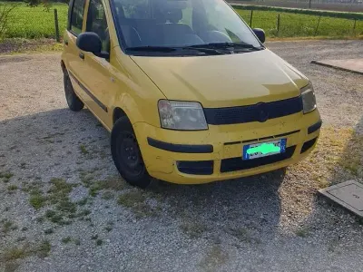 Usata Fiat Panda 69 CV (50 kW) 2011 Giallo Utilitaria