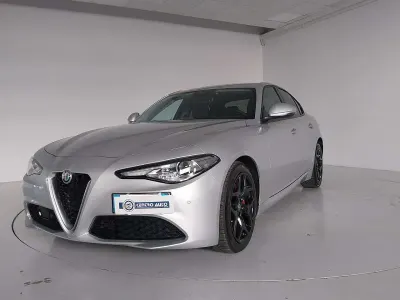 Usata Alfa Romeo Giulia Executive 190 CV (139 kW) 2021 Grigio silverstone met. Berlina