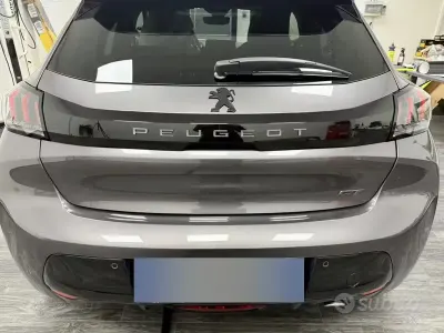 Usata Peugeot 208 GT 102 CV (75 kW) 2022 Grigio Utilitaria