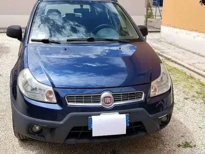 Usata Fiat Sedici Dynamic 107 CV (78 kW) 2009 Blu/azzurro SUV