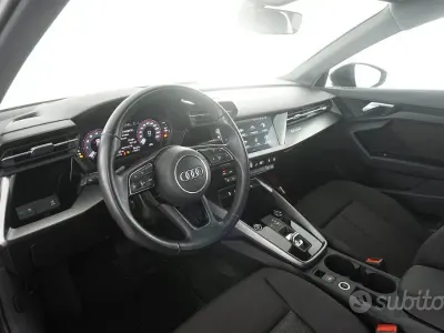 Käytetty Audi A3 e-tron Business 110 HP (80 kW) 2023 Musta Viistoperä