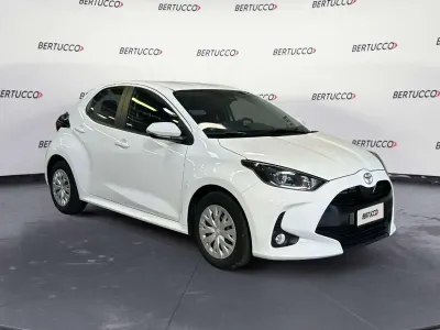 Usata Toyota Yaris Active 72 CV (52 kW) 2023 Bianco Utilitaria