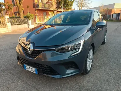 Brugt Renault Clio V 140 HK (102 kW) 2022 Grå Sedan