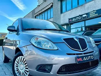 Usata Lancia Ypsilon 69 CV (50 kW) 2011 Grigio Utilitaria