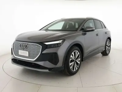 Nuova Audi Q4 e-tron 69 kW (95 CV) 2026 Grigio taifun metallizzato SUV