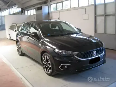 Usata Fiat Tipo Lounge 120 CV (88 kW) 2018 Nero Station wagon