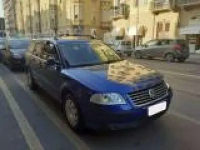 Usata VW Passat Business 102 CV (75 kW) 2003 Blu Berlina