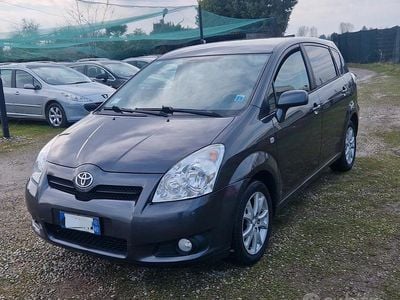 Usata Toyota Corolla Verso 2008 Grigio Monovolume