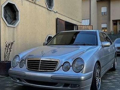 Usata Mercedes E220 Elegance 143 CV (105 kW) 2001 Berlina
