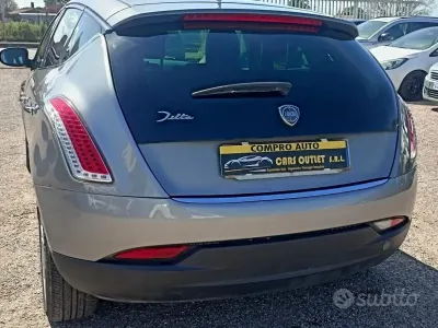 Usata Lancia Delta Gold 120 CV (88 kW) 2012 Grigio Utilitaria