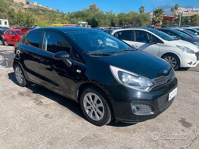 Usata Kia Rio 66 CV (48 kW) 2014 Nero Berlina