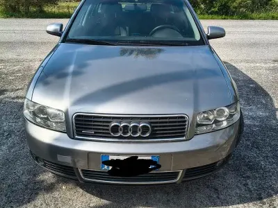 Usata Audi A4 130 CV (95 kW) 2004 Grigio Station wagon