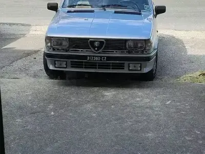 Usata Alfa Romeo Giulietta Lusso 122 CV (89 kW) 1983 Grigio Berlina