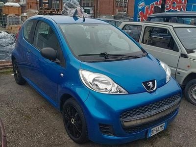 Usata Peugeot 107 68 CV (50 kW) 2009 Blu Utilitaria