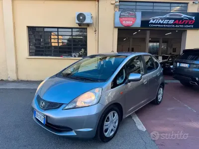 Usata Honda Jazz 90 CV (66 kW) 2010 Grigio Utilitaria
