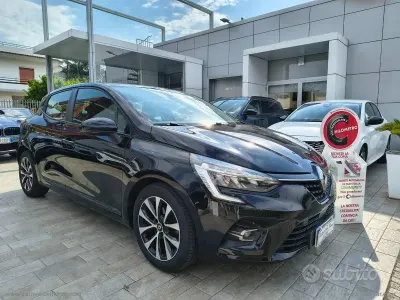 Usata Renault Clio V Business 101 CV (74 kW) 2021 Nero Berlina
