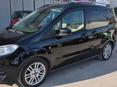 Usata Ford Tourneo Courier Titanium 95 CV (69 kW) 2015 Nero Monovolume