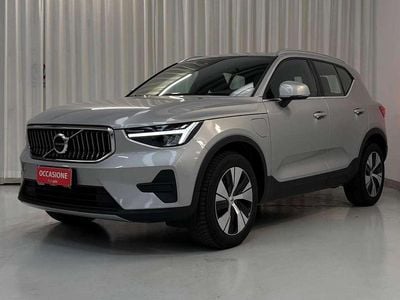 Usata Volvo XC40 Core 179 CV (131 kW) 2023 Silver dawn metallizzato SUV