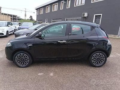 Usata Lancia Ypsilon 95 CV (69 kW) 2015 Nero Utilitaria
