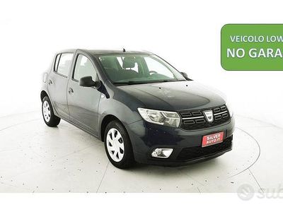 Usata Dacia Sandero Ambiance 75 CV (55 kW) 2017 Blu Berlina