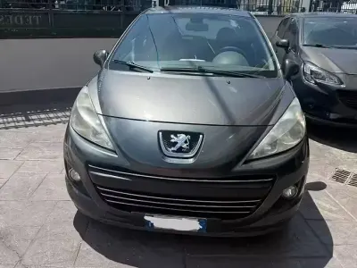 Usata Peugeot 207 90 CV (66 kW) 2010 Grigio Utilitaria